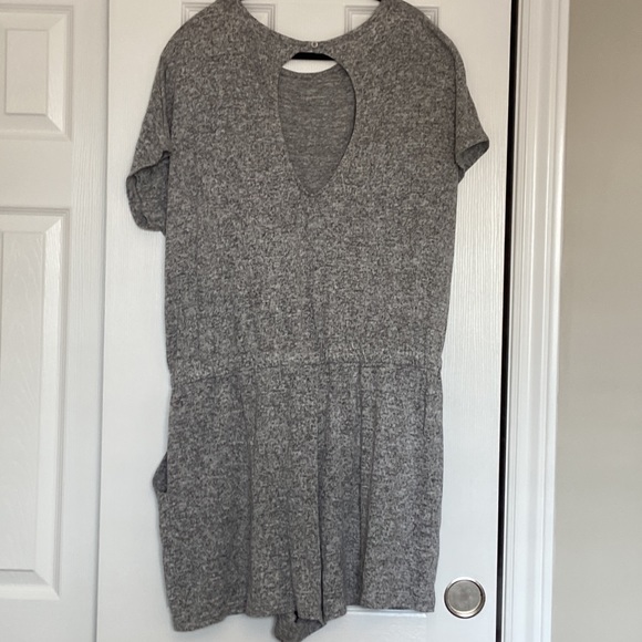 One piece loungewear - Picture 4 of 4